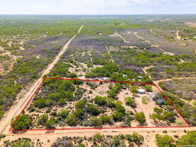 313 PR 6430, Hondo, TX 78861