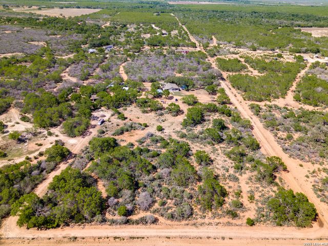 313 PR 6430, Hondo, TX 78861