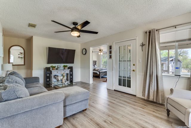 313 PR 6430, Hondo, TX 78861