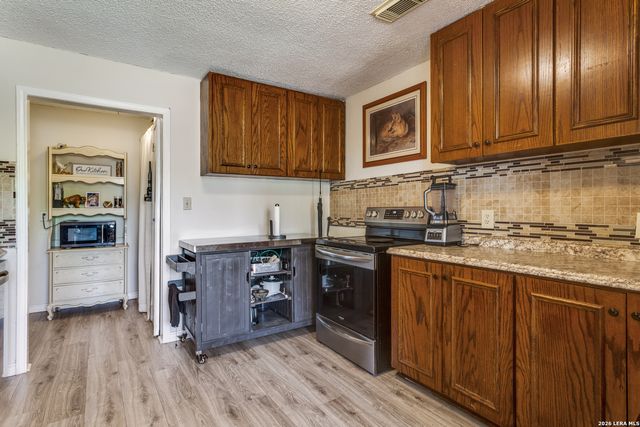 313 PR 6430, Hondo, TX 78861