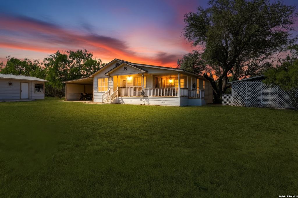 313 PR 6430, Hondo, TX 78861