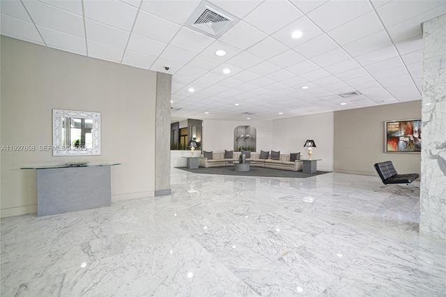 3015 N Ocean Blvd 19H, Fort Lauderdale, FL 33308