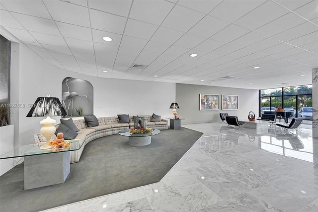 3015 N Ocean Blvd 19H, Fort Lauderdale, FL 33308