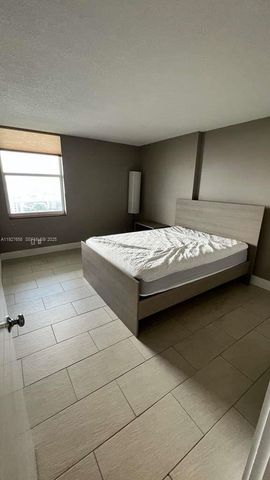 3015 N Ocean Blvd 19H, Fort Lauderdale, FL 33308