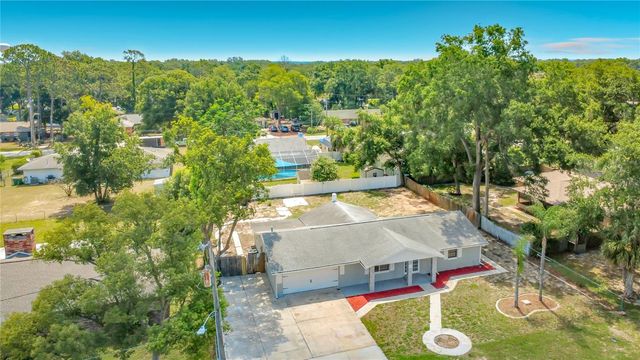 501 ROSE AVENUE, Fruitland Park, FL 34731