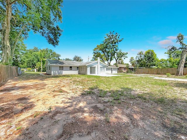 501 ROSE AVENUE, Fruitland Park, FL 34731