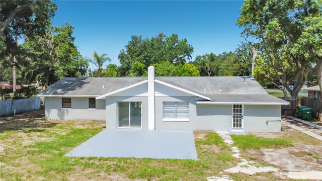501 ROSE AVENUE, Fruitland Park, FL 34731