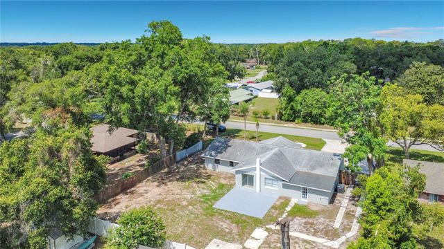 501 ROSE AVENUE, Fruitland Park, FL 34731