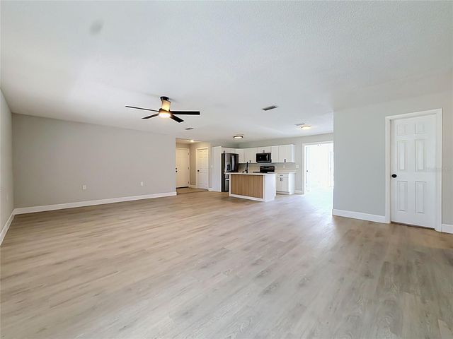 501 ROSE AVENUE, Fruitland Park, FL 34731