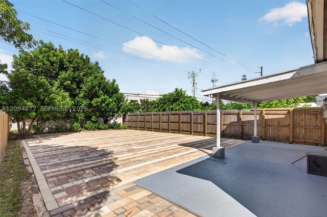 5197 NE 14th Ave, Pompano Beach, FL 33064
