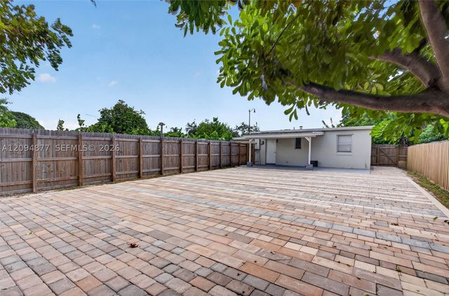 5197 NE 14th Ave, Pompano Beach, FL 33064