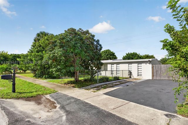 5197 NE 14th Ave, Pompano Beach, FL 33064