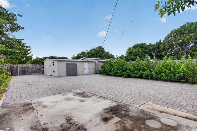 5197 NE 14th Ave, Pompano Beach, FL 33064