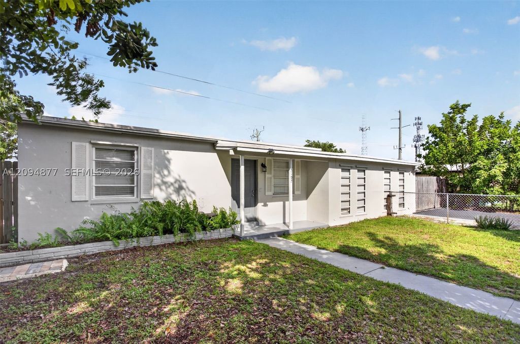 5197 NE 14th Ave, Pompano Beach, FL 33064