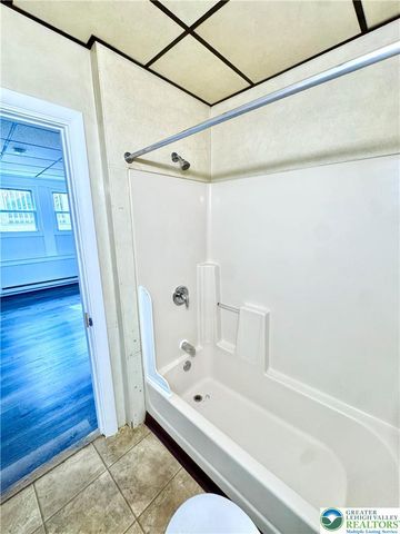 295 South 14th Street 2nd FL, Easton, PA 18042