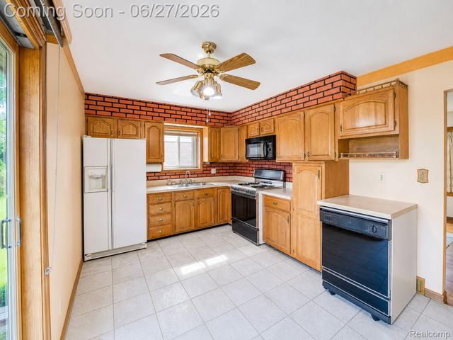 13533 Masonic Boulevard, Warren, MI 48088
