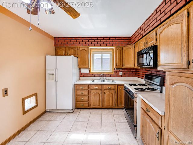 13533 Masonic Boulevard, Warren, MI 48088
