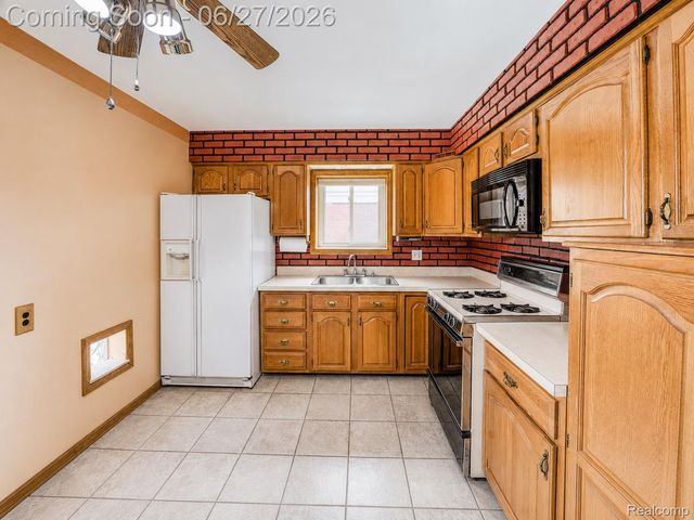 13533 Masonic Boulevard, Warren, MI 48088