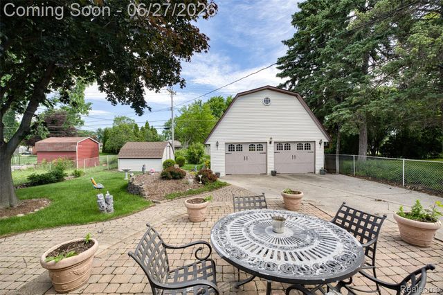 13533 Masonic Boulevard, Warren, MI 48088
