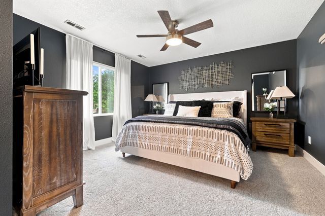 1860 SE Ashton Court, Waukee, IA 50263
