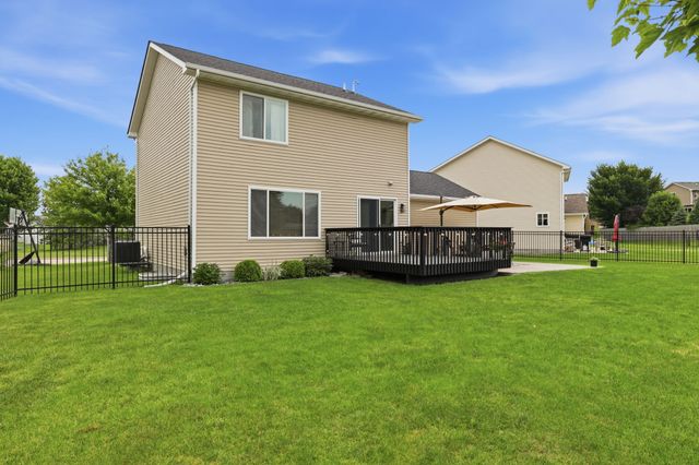 1860 SE Ashton Court, Waukee, IA 50263