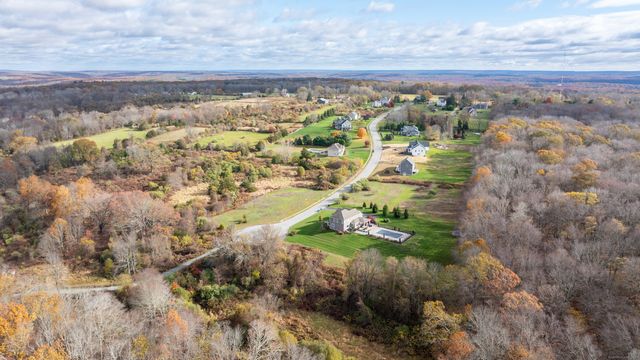 33 Farm View Drive, Norwich, CT 06360