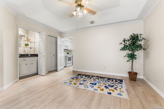2611 Eisenhauer Rd Apt 304, San Antonio, TX 78209