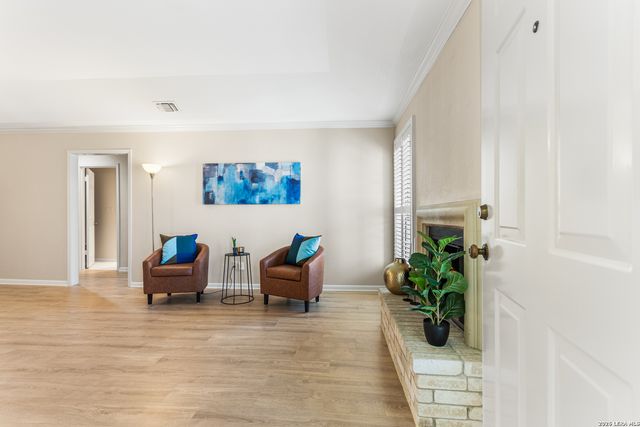 2611 Eisenhauer Rd Apt 304, San Antonio, TX 78209