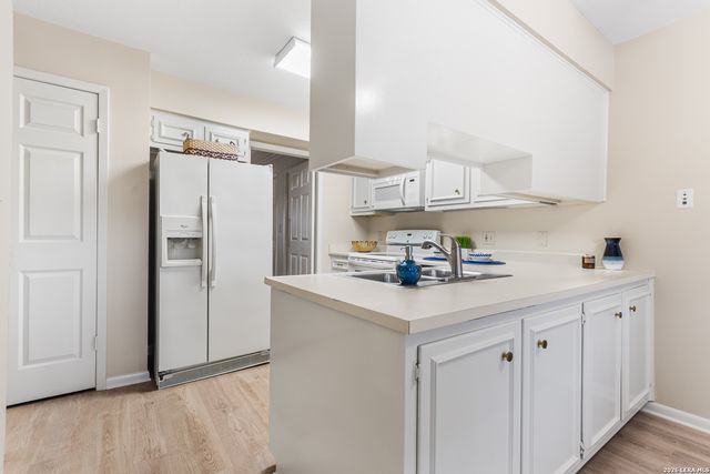 2611 Eisenhauer Rd Apt 304, San Antonio, TX 78209