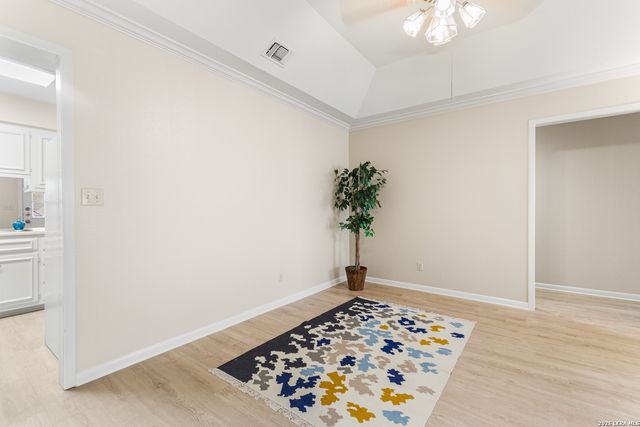 2611 Eisenhauer Rd Apt 304, San Antonio, TX 78209