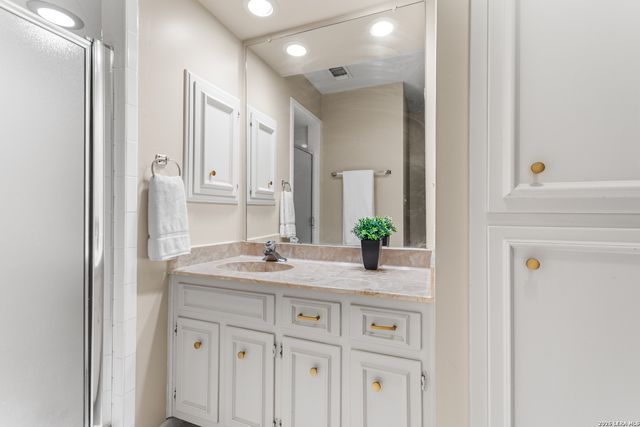 2611 Eisenhauer Rd Apt 304, San Antonio, TX 78209