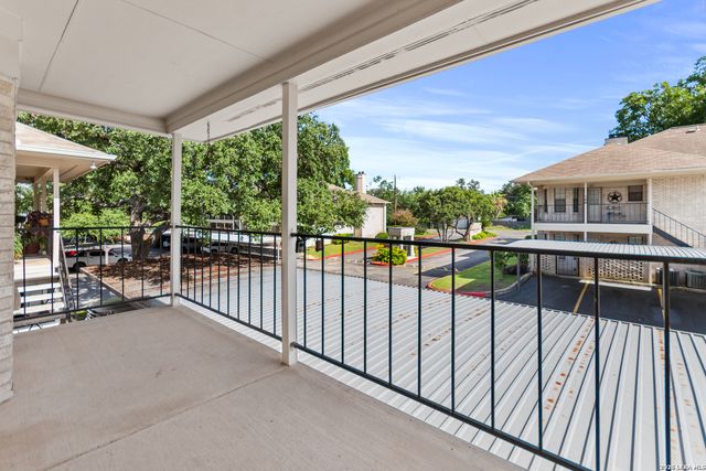 2611 Eisenhauer Rd Apt 304, San Antonio, TX 78209