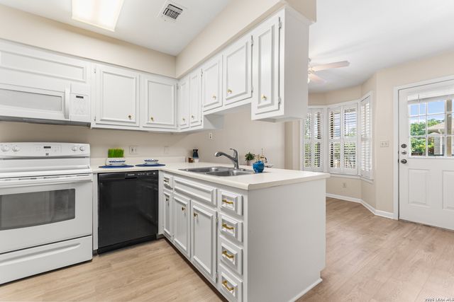 2611 Eisenhauer Rd Apt 304, San Antonio, TX 78209