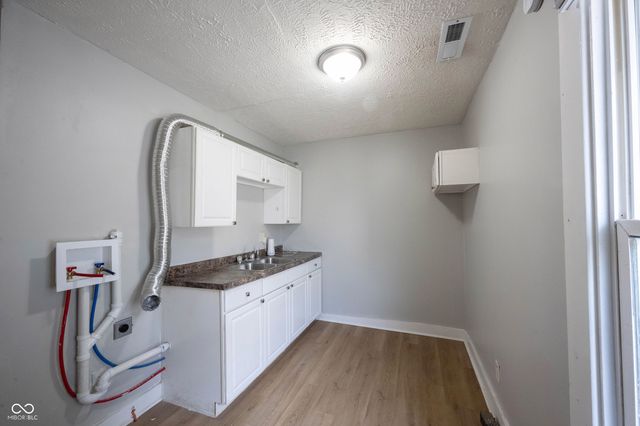 2209 E New York Street B, Indianapolis, IN 46201