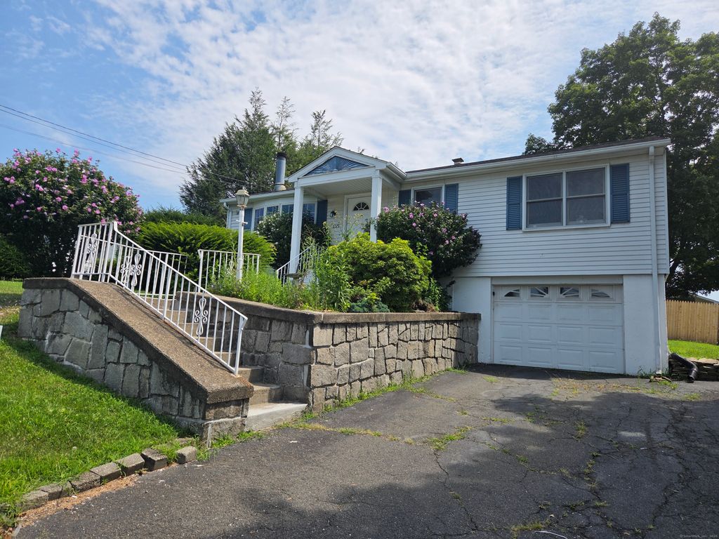 135 Norris Street, Waterbury, CT 06705