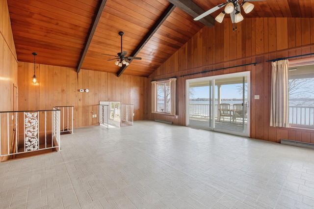 W398N6198 Mary LANE, Oconomowoc, WI 53066