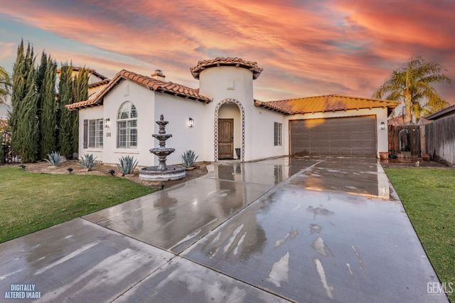 300 Solecita Way, Bakersfield, CA 93314