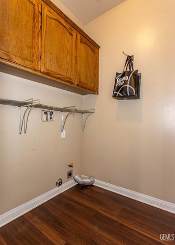 300 Solecita Way, Bakersfield, CA 93314