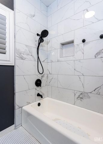 300 Solecita Way, Bakersfield, CA 93314