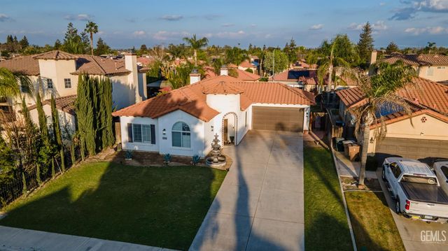 300 Solecita Way, Bakersfield, CA 93314