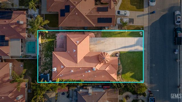 300 Solecita Way, Bakersfield, CA 93314