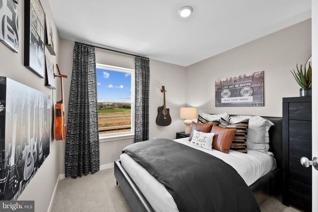 18 ALOMA ST, Charles Town, WV 25414