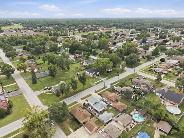 5041 137th Street, Crestwood, IL 60418