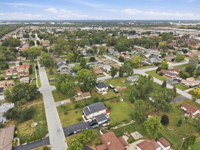 5041 137th Street, Crestwood, IL 60418