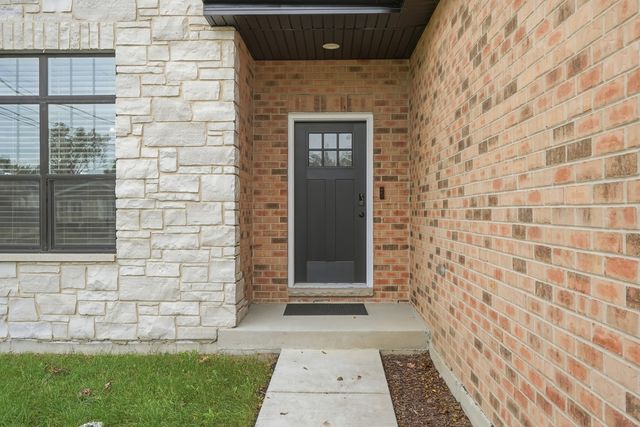 5041 137th Street, Crestwood, IL 60418