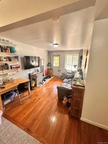 35-06 Leavitt Street 4F, Flushing, NY 11354