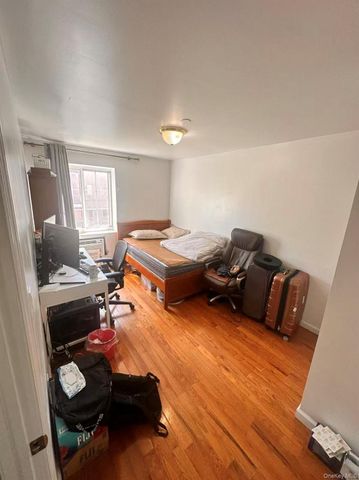35-06 Leavitt Street 4F, Flushing, NY 11354