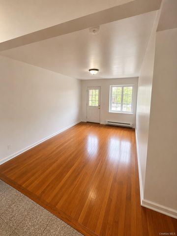 35-06 Leavitt Street 4F, Flushing, NY 11354