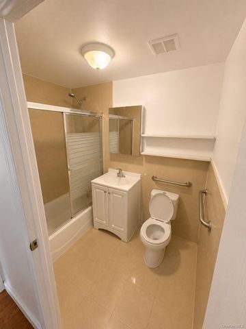 35-06 Leavitt Street 4F, Flushing, NY 11354