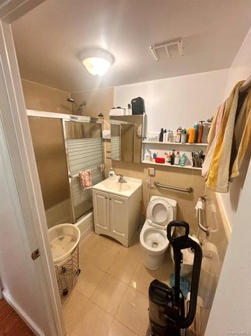 35-06 Leavitt Street 4F, Flushing, NY 11354